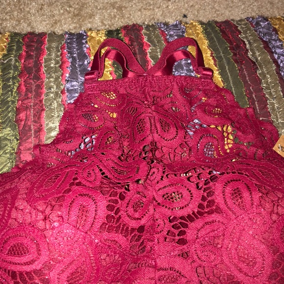 Victoria Secret - Picture 4 of 9